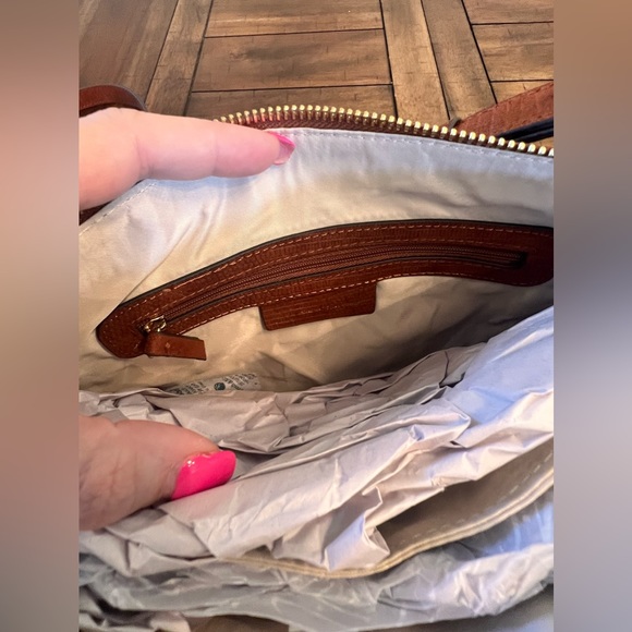 NWT INC Camel Lizard Crossbody bag with Gold tone chain in front - Picture 14 of 14